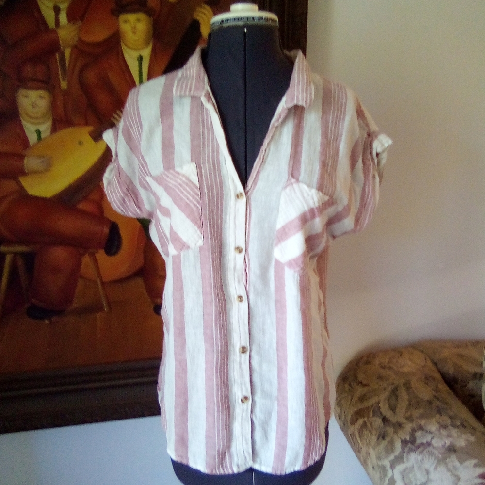 Short Sleeve Linen/Cotton Blend Top